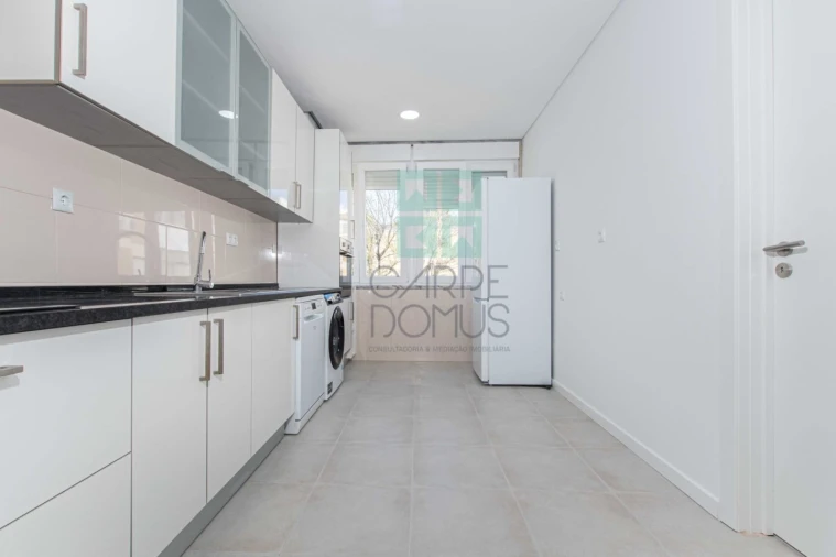 Apartamento T3 para Venda em Rio de Mouro Foto 19