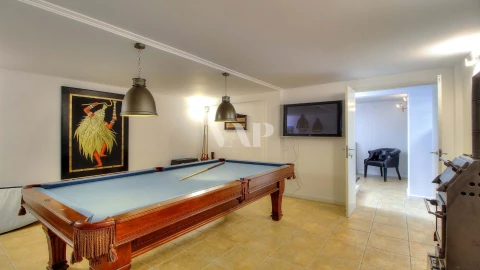 Moradia T5 para Venda em Quarteira