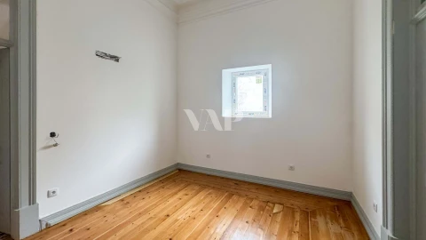 Apartamento T6 para Venda em Loule (São Sebastião)