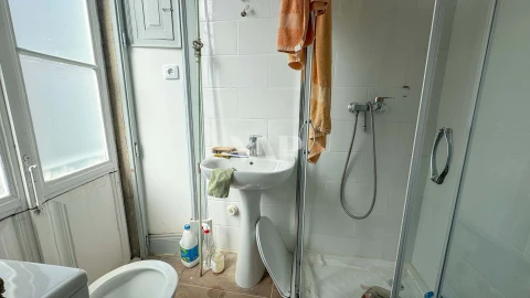 Apartamento T6 para Venda em Loule (São Sebastião)
