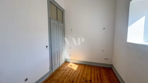 Apartamento T6 para Venda em Loule (São Sebastião)