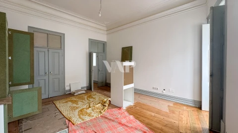 Apartamento T6 para Venda em Loule (São Sebastião)