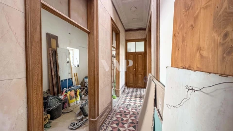 Apartamento T6 para Venda em Loule (São Sebastião)