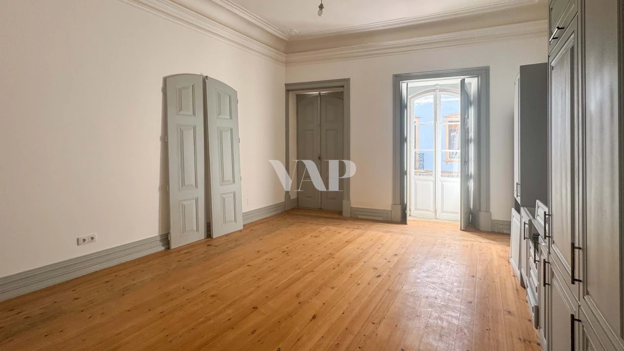 Apartamento T6 para Venda em Loule (São Sebastião) Foto 1