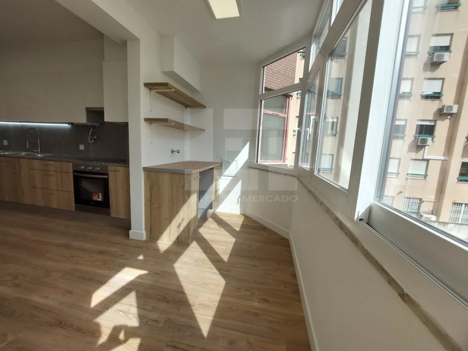 Apartamento T3 para Venda em São Domingos de Benfica Foto 2