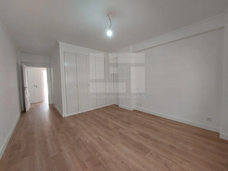 Apartamento T3 para Venda em São Domingos de Benfica Foto 16