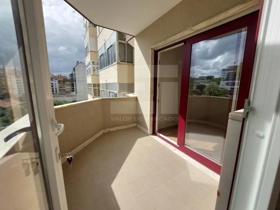 Apartamento T3 para Venda em São Domingos de Benfica Foto 17