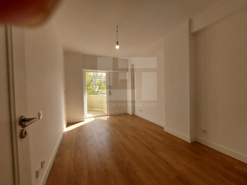 Apartamento T3 para Venda em São Domingos de Benfica Foto 20