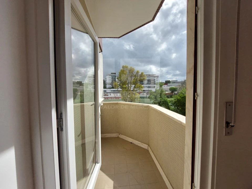 Apartamento T3 para Venda em São Domingos de Benfica Foto 21