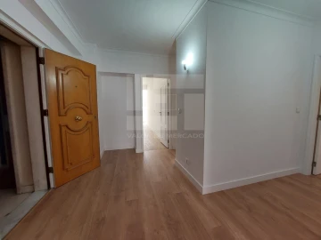Apartamento T3 para Venda em São Domingos de Benfica