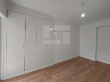 Apartamento T3 para Venda em São Domingos de Benfica