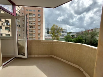 Apartamento T3 para Venda em São Domingos de Benfica