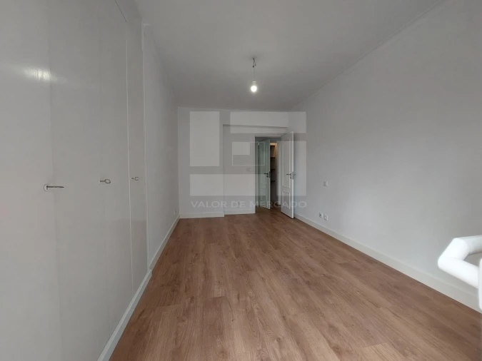 Apartamento T3 para Venda em São Domingos de Benfica Foto 8