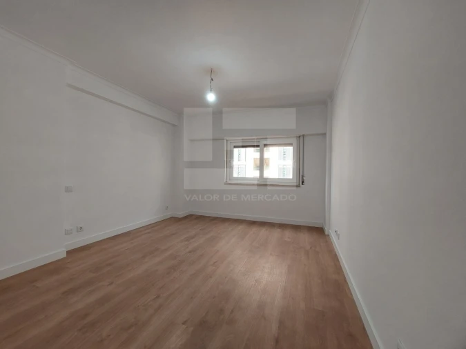 Apartamento T3 para Venda em São Domingos de Benfica Foto 14