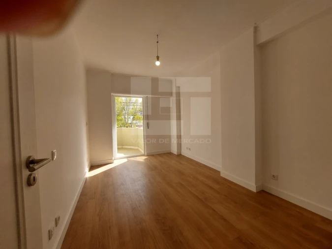Apartamento T3 para Venda em São Domingos de Benfica Foto 20