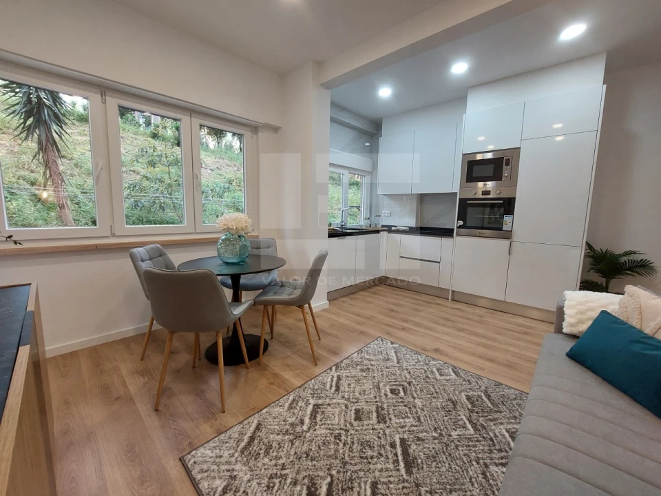 Apartamento T2 para Venda em Benfica Foto 2