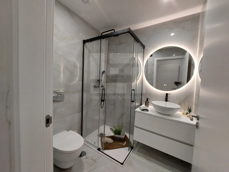 Apartamento T2 para Venda em Benfica Foto 5