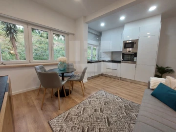 Apartamento T2 para Venda em Benfica