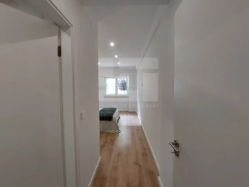 Apartamento T2 para Venda em Benfica