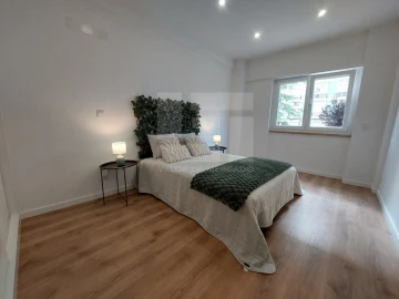 Apartamento T2 para Venda em Benfica