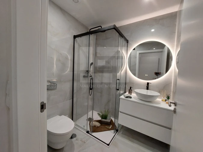 Apartamento T2 para Venda em Benfica Foto 5
