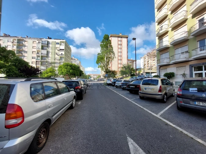 Apartamento T2 para Venda em Benfica Foto 12