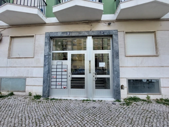 Apartamento T2 para Venda em Benfica Foto 13