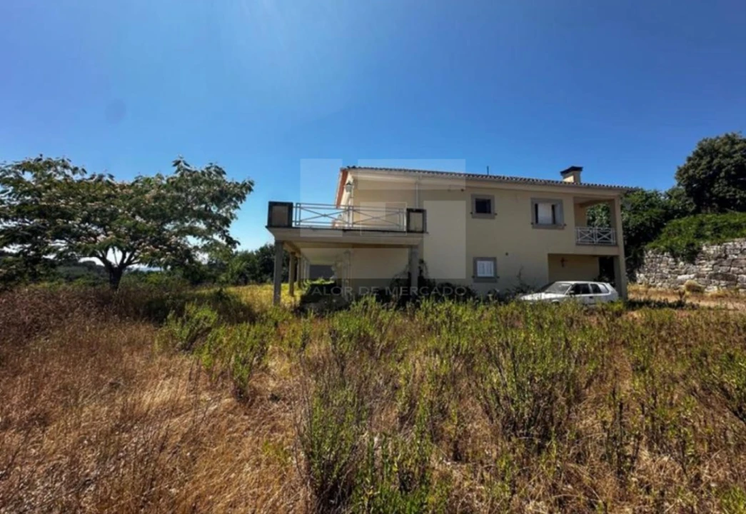 Moradia T4 para Venda em Ovoa e Vimieiro Foto 6