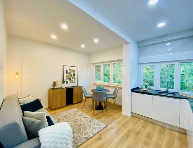 Apartamento T2 para Venda em Benfica Foto 3
