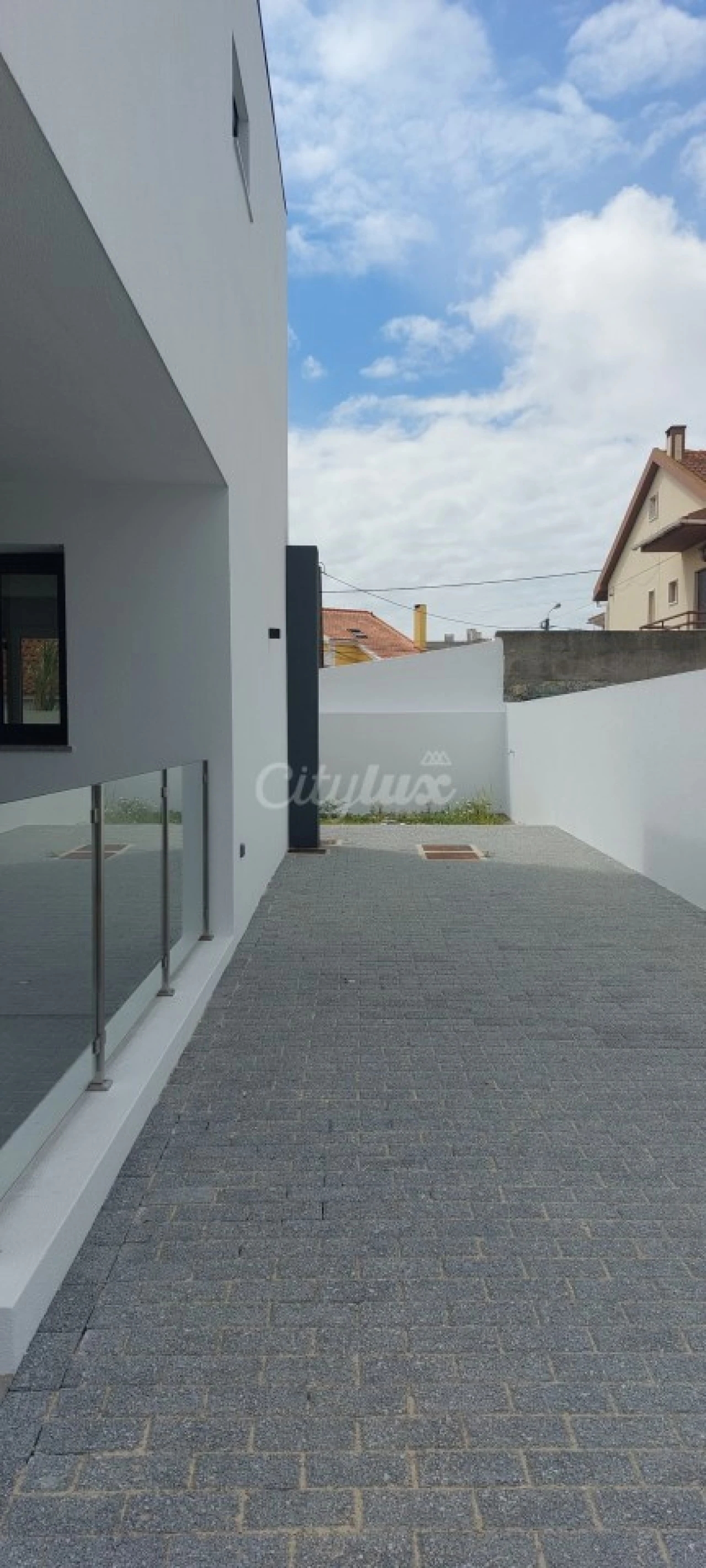Moradia T4 para Venda em São Domingos de Rana Foto 45