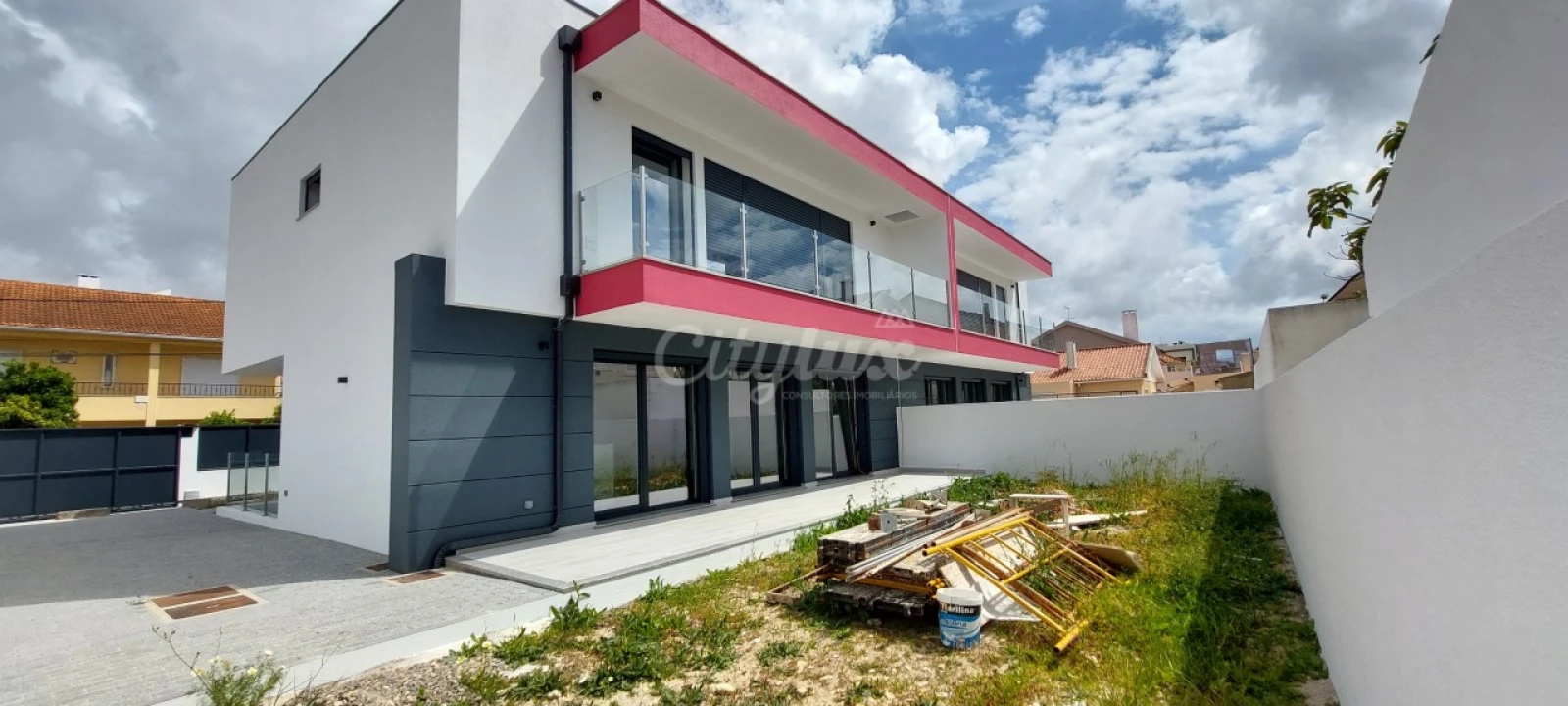 Moradia T4 para Venda em São Domingos de Rana Foto 48