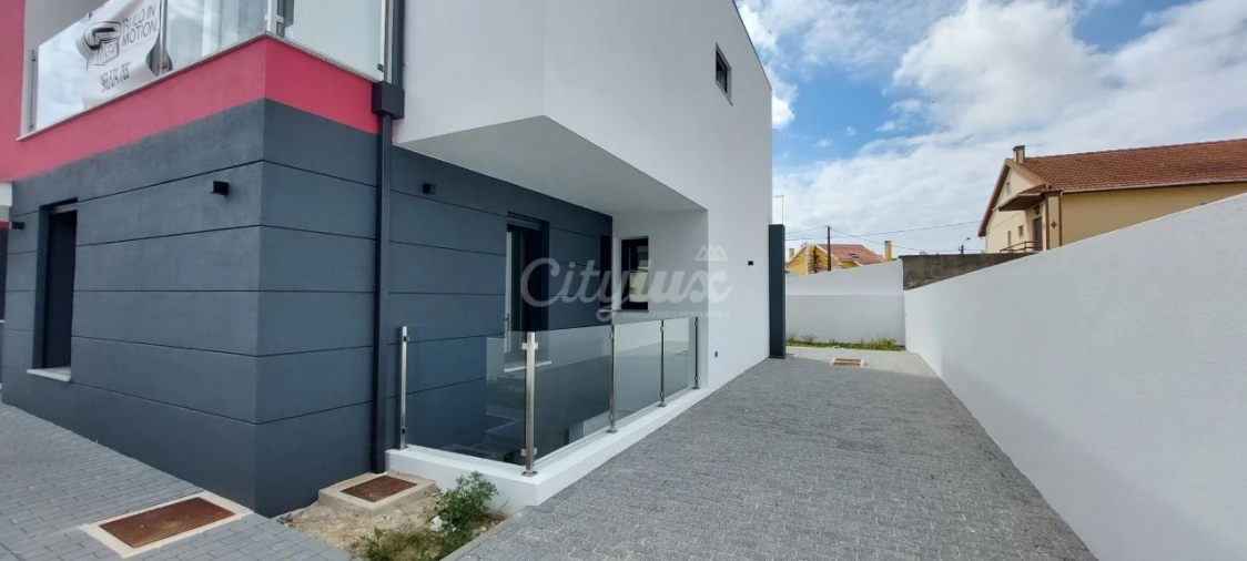 Moradia T4 para Venda em São Domingos de Rana Foto 46