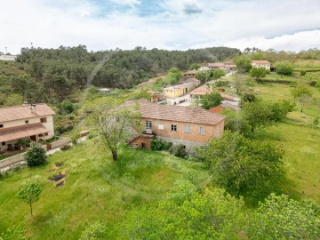 Moradia T6 para Venda em Tresminas
