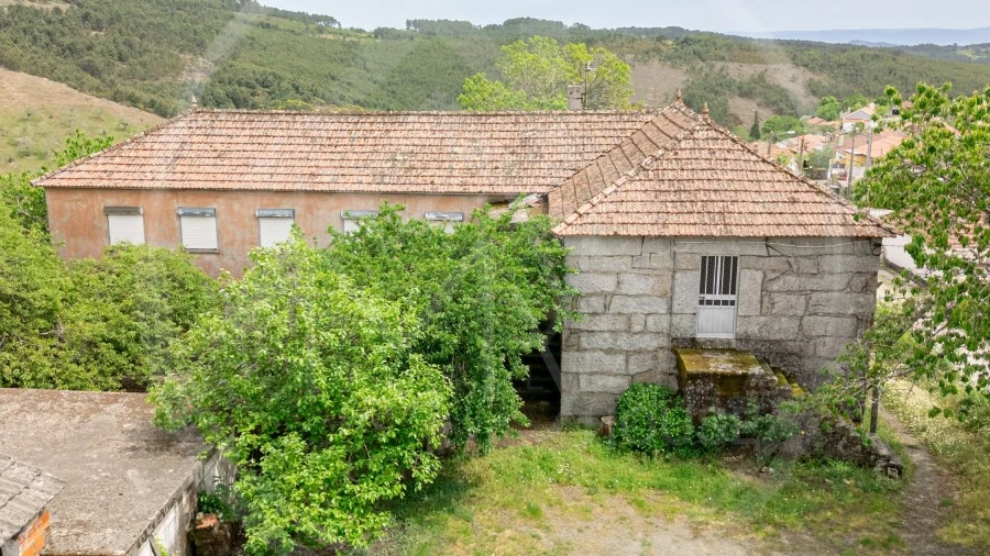 Moradia T6 para Venda em Tresminas