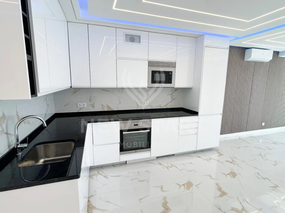 Apartamento T2 para Venda em Quarteira Foto 3