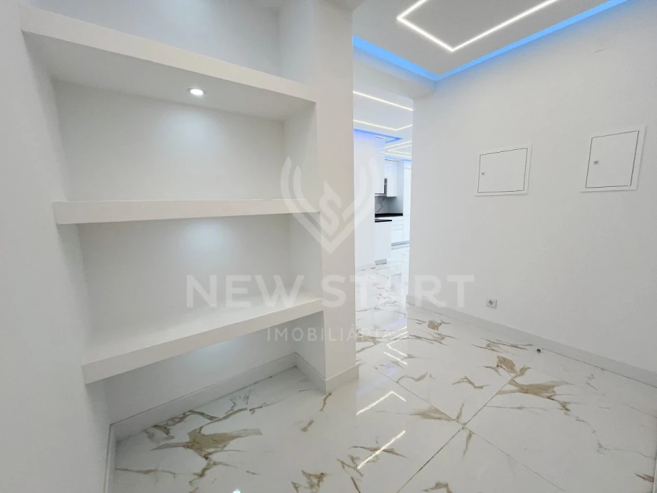 Apartamento T2 para Venda em Quarteira Foto 4