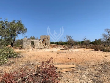 Terreno Misto para Venda em Quelfes