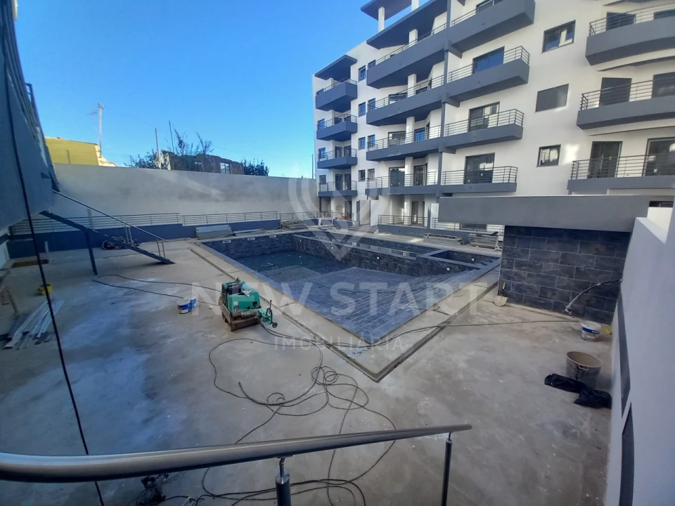Apartamento T3 para Venda em Quelfes Foto 11