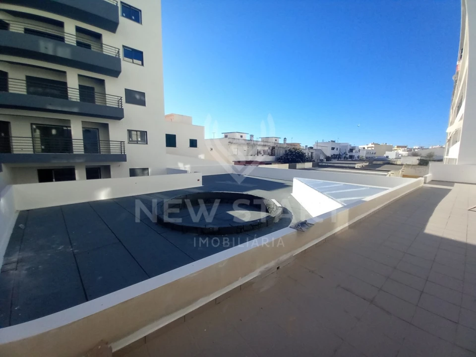Apartamento T3 para Venda em Quelfes Foto 13