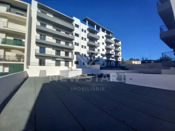 Apartamento T3 para Venda em Quelfes