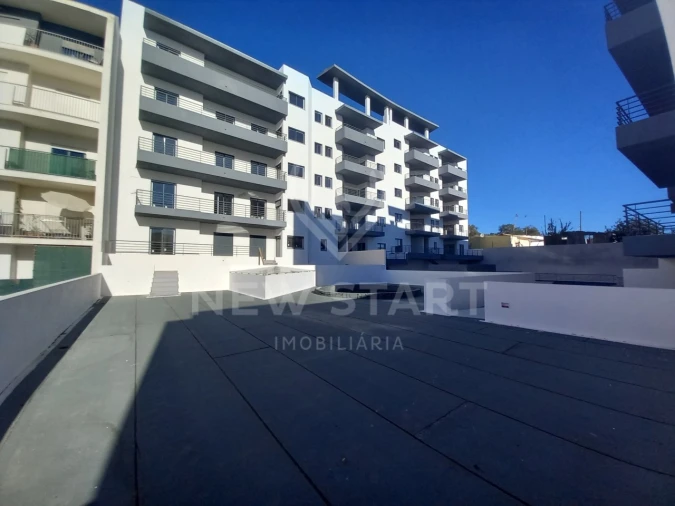 Apartamento T3 para Venda em Quelfes Foto 10