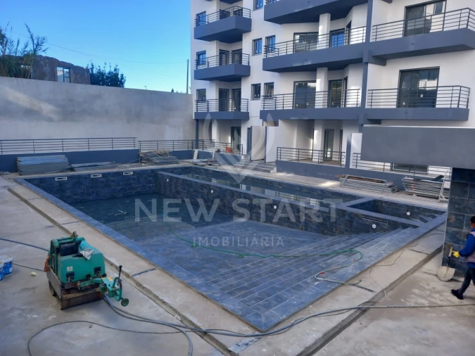 Apartamento T3 para Venda em Quelfes Foto 12