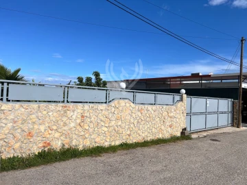 Moradia T4 para Venda em Pechão