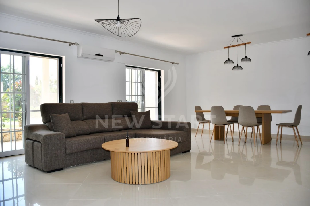Moradia T5 para Venda em Conceição e Estoi Foto 4