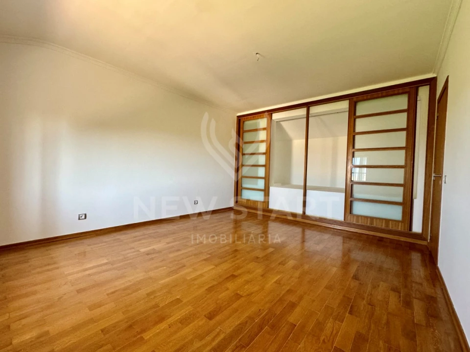 Moradia T5 para Venda em Conceição e Estoi Foto 22