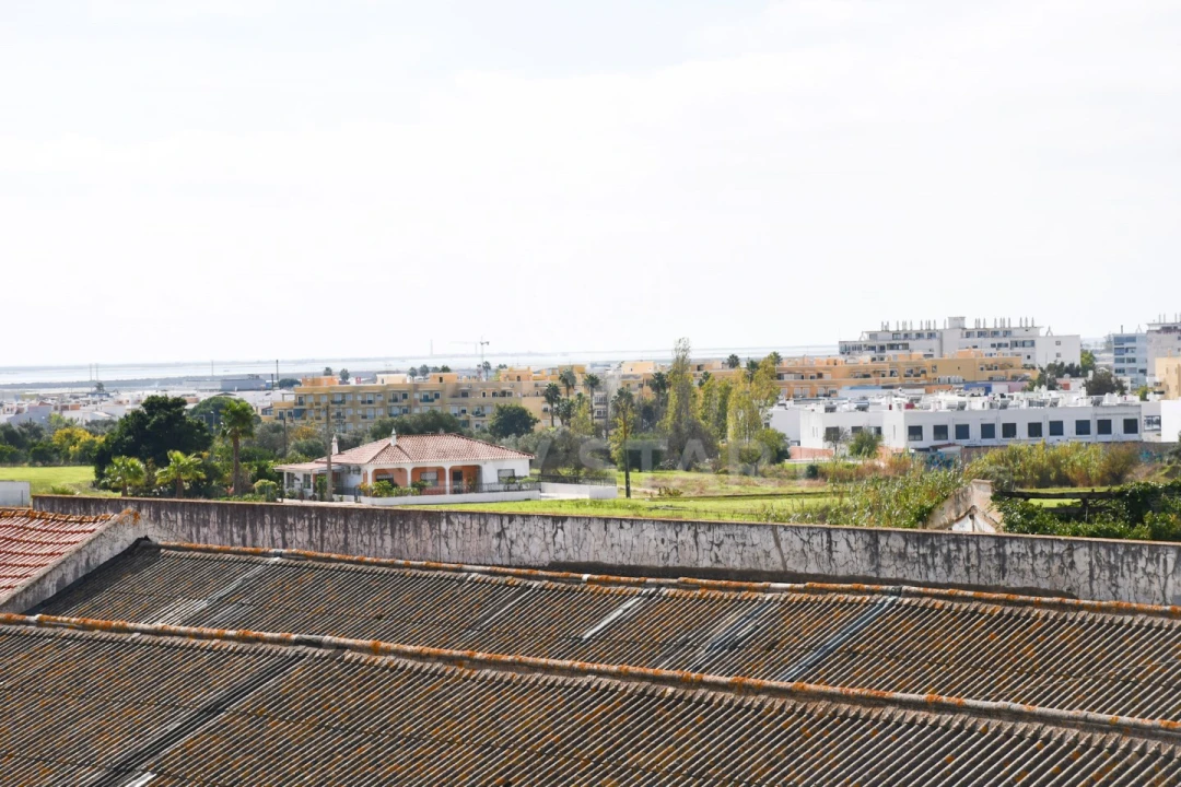 Moradia T4 para Venda em Quelfes Foto 38