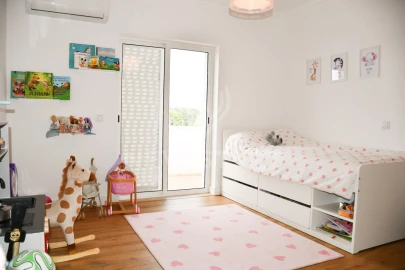 Moradia T4 para Venda em Quelfes