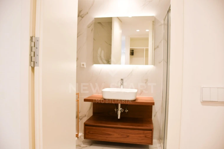 Apartamento T4 para Venda em Olhão Foto 26