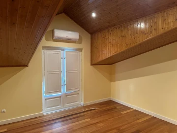 Apartamento T5 para Venda em Alpiarça