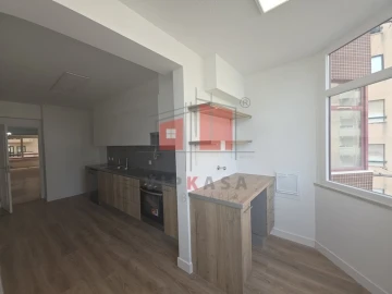 Apartamento T3 para Venda em São Domingos de Benfica